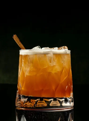 fireball whiskey recipes with cinnamon sticks and lemons