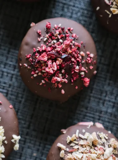 Mini chocolate gateau recipe with dark chocolate and heavy cream