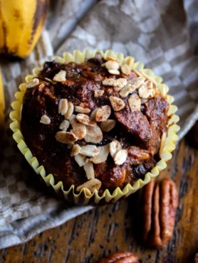 pumpkin muffin recipe with a moist and flavorful texture, topped with a crumbly oat and brown sugar topping