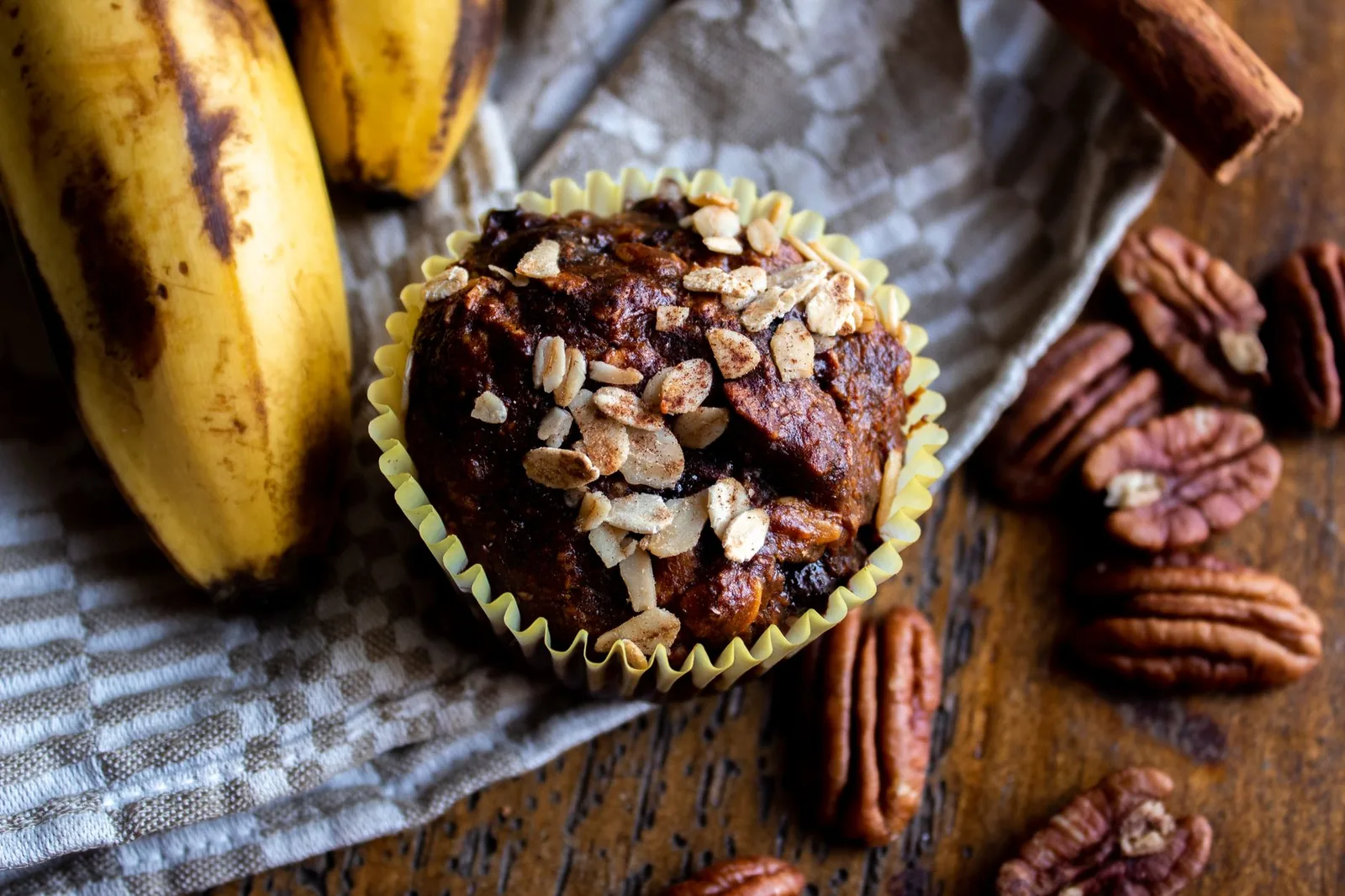pumpkin muffin recipe with a moist and flavorful texture, topped with a crumbly oat and brown sugar topping