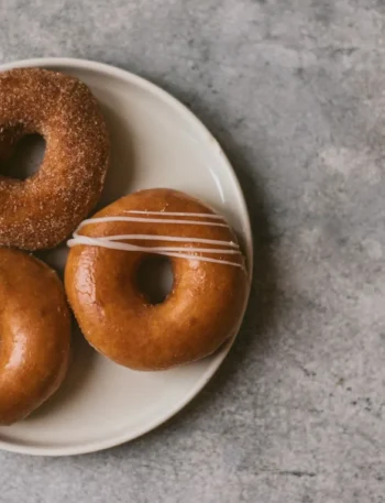 air fryer donuts recipe with cinnamon sugar