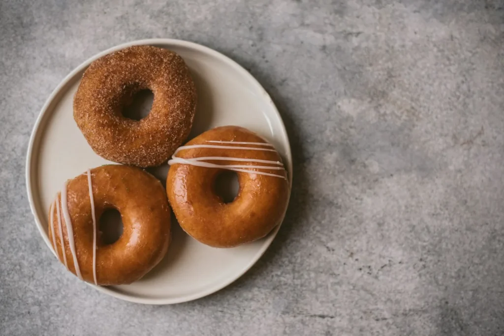 air fryer donuts recipe with cinnamon sugar