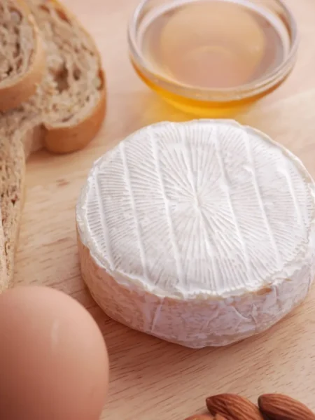 Baked Camembert With Honey