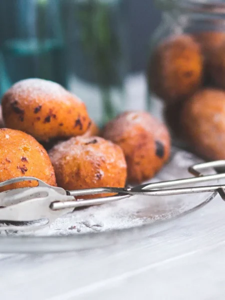Cinnamon Doughnut Holes