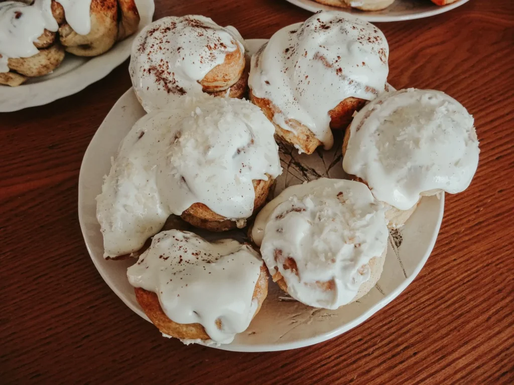 Cinnamon Rolls With Cream Cheese Icing