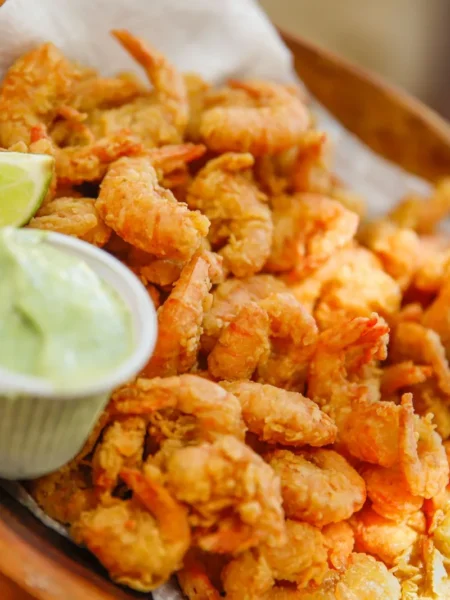 Crispy Shrimp Poboy With Old Bay Sauce