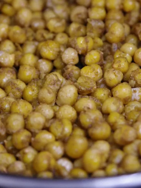 Crunchy Spiced Chickpeas