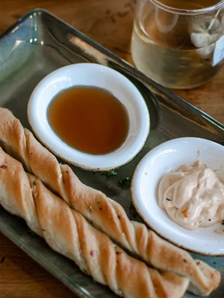 Easy Cheesy Garlic Breadsticks
