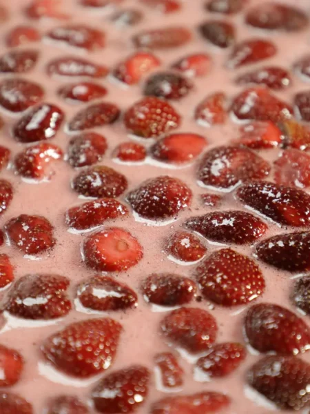 Easy Strawberry Cobbler