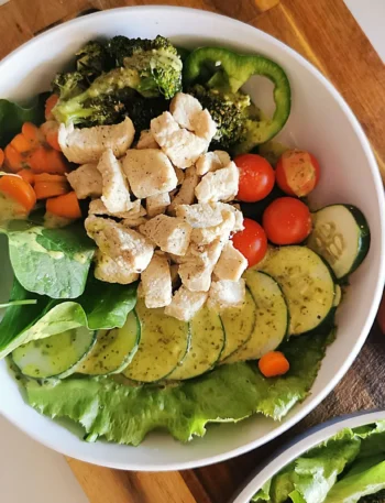 healthy chicken and vegetable bowl recipe