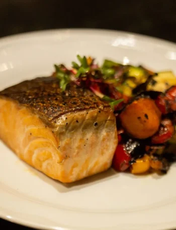 healthy salmon recipe with roasted vegetables