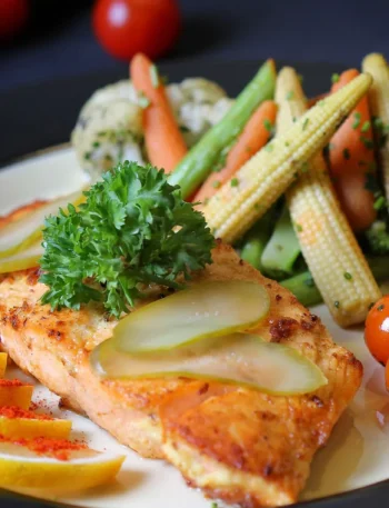 Lemon Herb Salmon Burgers