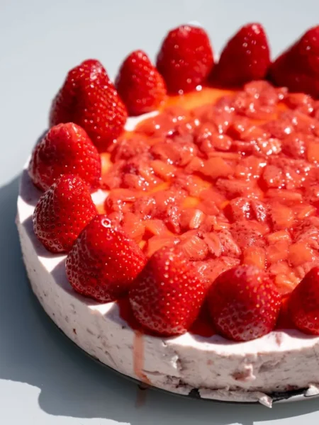 No Bake Strawberry Cream Cheese Pie