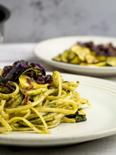 Pasta With Zucchini And Onion