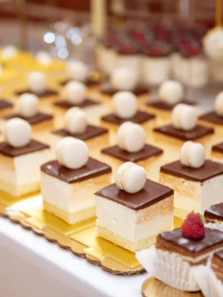 Rolo Cheesecake Bars