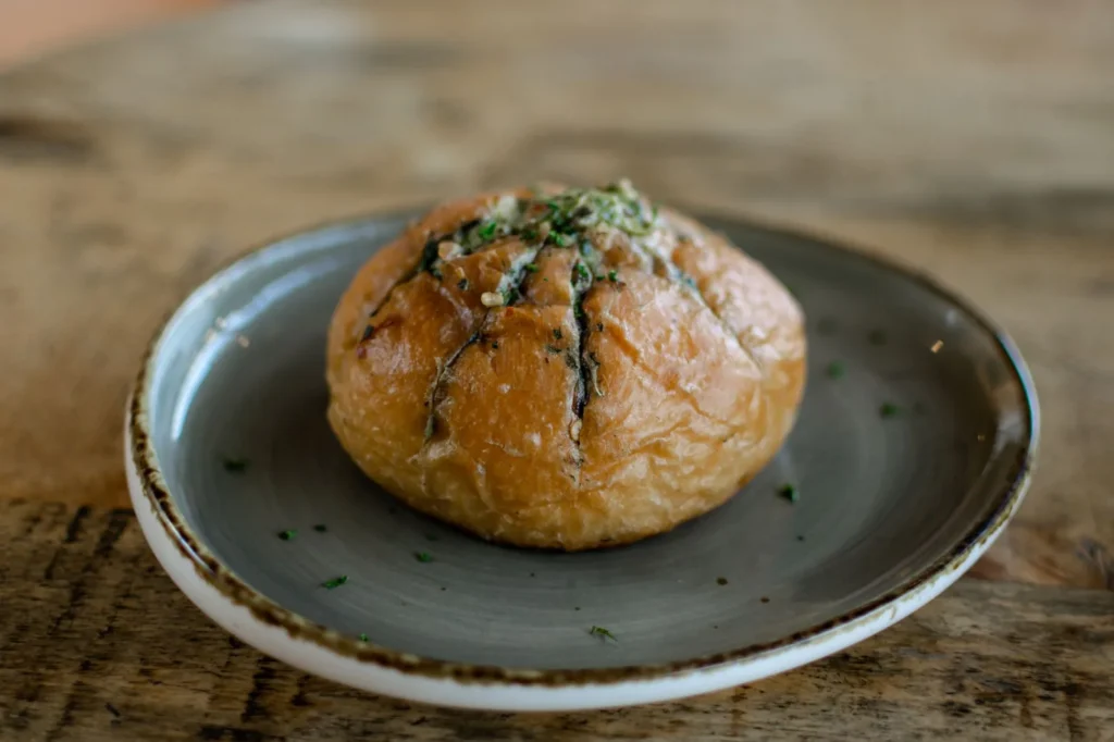 Rosemary Dinner Rolls With Garlic Butter