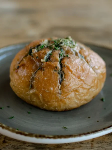 Rosemary Dinner Rolls With Garlic Butter