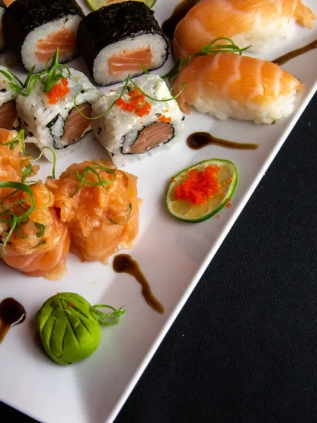 Salmon Sushi Cups With Spicy Mayo