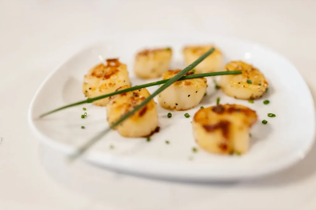 Sauteed Scallops With Rosemary And Lemon