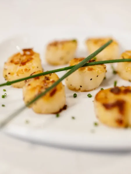Sauteed Scallops With Rosemary And Lemon