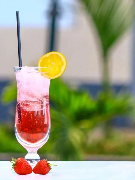 Strawberry Lemon Elderflower Smash