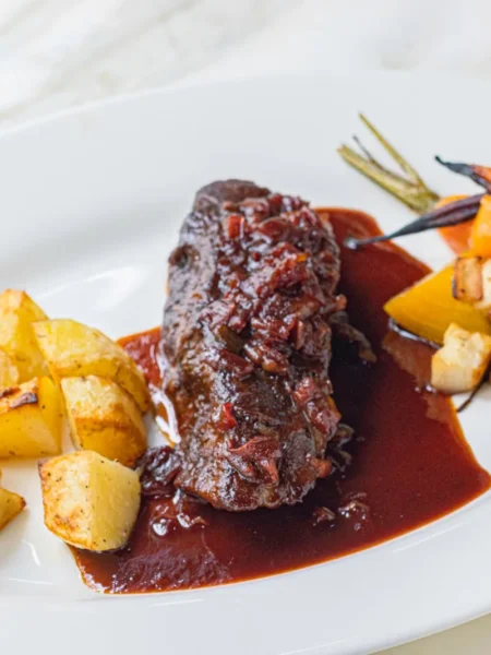 Wine Braised Chuck Roast With Onions